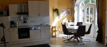 4-star disabled-friendly non-smoking apartment; pets on request