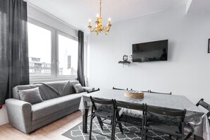 Smart-TV, DVD-Player, Bücher