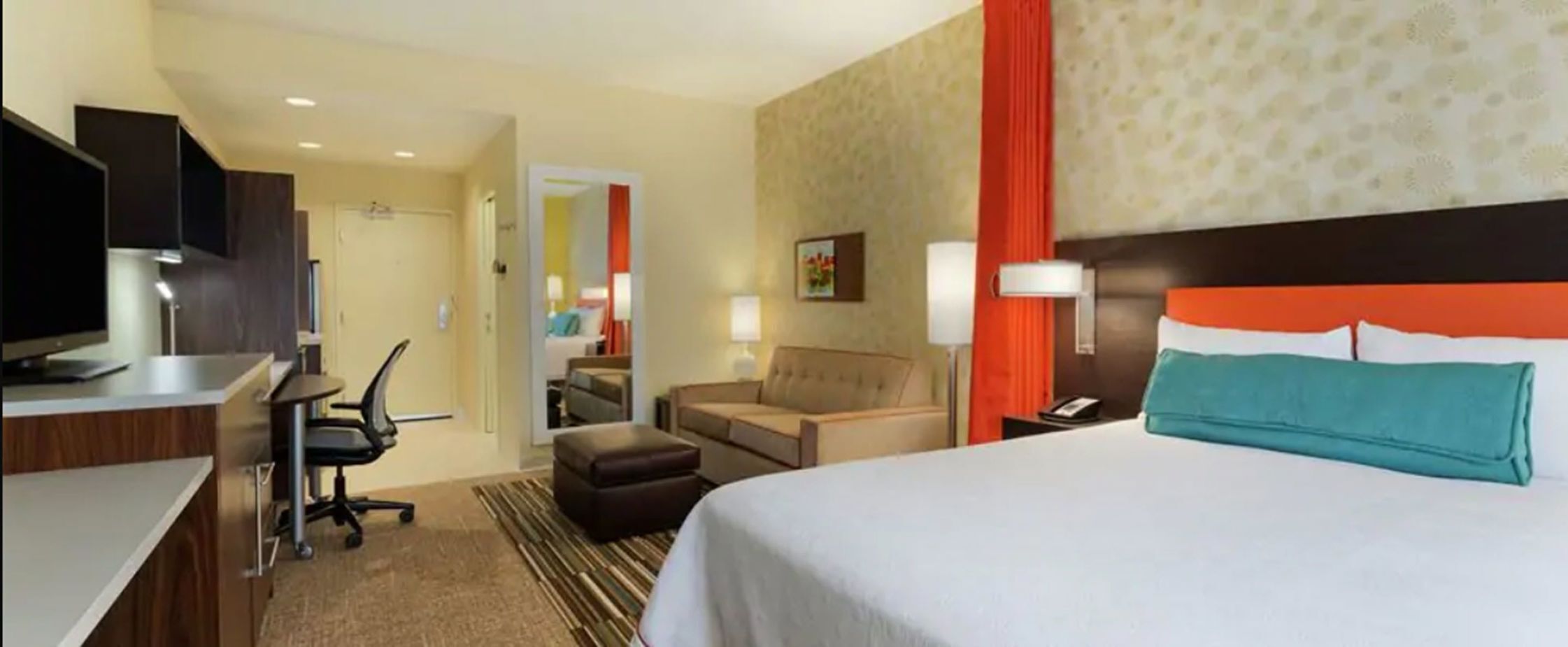Luxe beddengoed, pillowtop-bedden, een minibar, een bureau