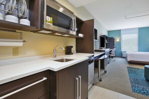 Premium bedding, pillow-top beds, minibar, desk - Home2 Suites by Hilton Holland (Holland)