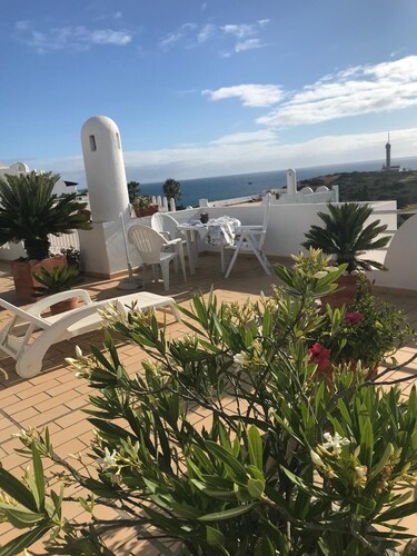 Ferragudo, Traum Lage, Apartement mit Meerblick und viel Platz, 100 qm² Terrasse