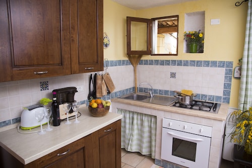 Ruhiges Haus,im Olivengarten, Dachterrasse, Meerblick, 2 Bäder, 3 Schlafzimmer