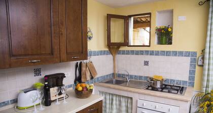 Ruhiges Haus,im Olivengarten, Dachterrasse, Meerblick, 2 Bäder, 3 Schlafzimmer