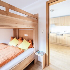 3 bedrooms, in-room safe, iron/ironing board, travel crib