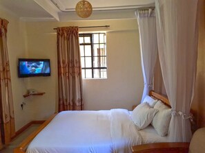 Deluxe Room, 1 Double Bed, Non Smoking | Desk, free WiFi, bed sheets - Hôtel Le Premier (Kisii)