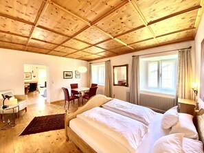 2 bedrooms, travel crib, free WiFi, bed sheets - Dream apartment with balcony, two bathrooms, swimming pool, garden, pets allowed (Telfes im Stubai)