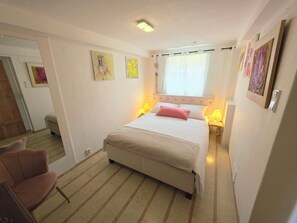 1 bedroom, iron/ironing board, travel cot, free WiFi