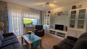 TV, libri, impianto stereo