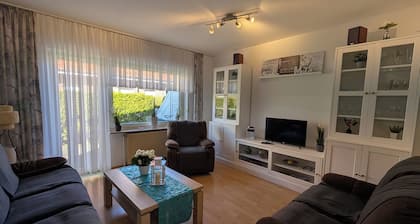 Quietly located vacation home near the beach & harbor in Carolinensiel - WLAN+pets