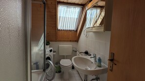 Badekar, hårtørrer, håndklæder, Sæbe