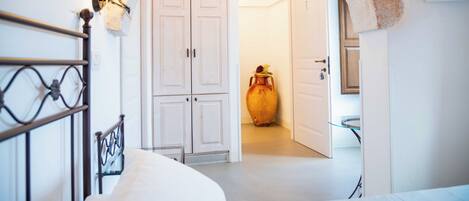Double Room, City View | Desk, free WiFi, bed sheets
