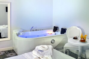 1 bedroom, Frette Italian sheets, premium bedding, down duvets