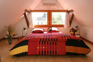 3 bedrooms, iron/ironing board, travel cot, free WiFi
