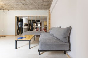 Ropa de cama de alta calidad y minibar 