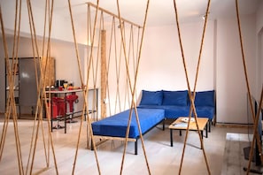 Executive Suite, Non Smoking | Living room