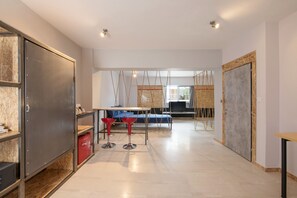 Executive Suite, Non Smoking | Living area
