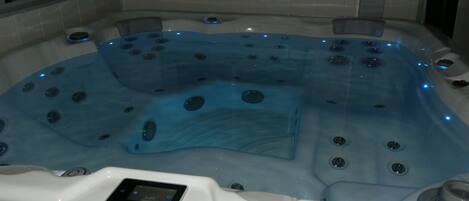 Shower, eco-friendly toiletries, hair dryer, towels