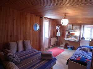 2 habitaciones, tabla de planchar con plancha y wifi gratis 