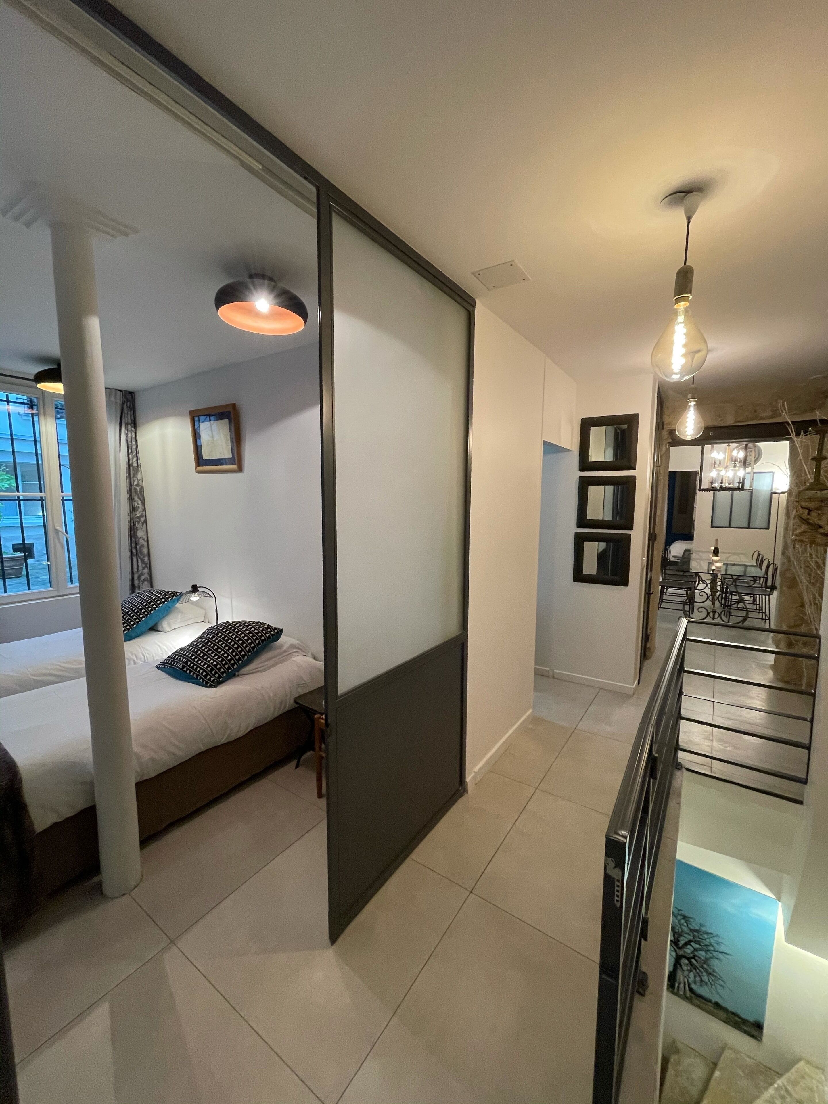 5 bedrooms, iron/ironing board, free WiFi, bed sheets