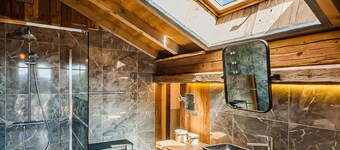 Chalet with lake view and ski-out - Sauna and pool
