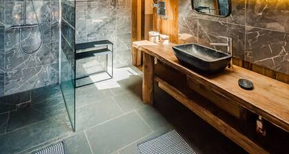 Chalet with lake view and ski-out - Sauna and pool