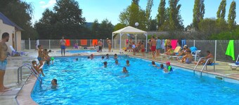 Espalion, pleasant accommodation 5 people, heated swimming pool, ideal for families