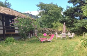 Outdoor dining - Holiday house: Detached house, located in southern Ardèche.  (Saint-Étienne-De-Boulogne)
