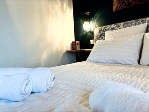 2 bedrooms, iron/ironing board, travel cot, free WiFi - Seaside, 250 meters from fishermen's house (SANTEC)
