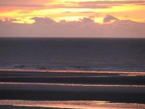 On the beach, sun-loungers - LE CROTOY STUDIO 3*** DIRECT SEA ACCESS + FREE SECURE PRIVATE PARKING (Le Crotoy)