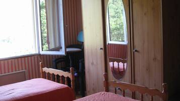 2 Schlafzimmer, BĂŒgeleisen/BĂŒgelbrett, kostenloses WLAN