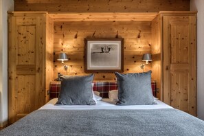 Minibar, coffres-forts dans les chambres, décoration personnalisée