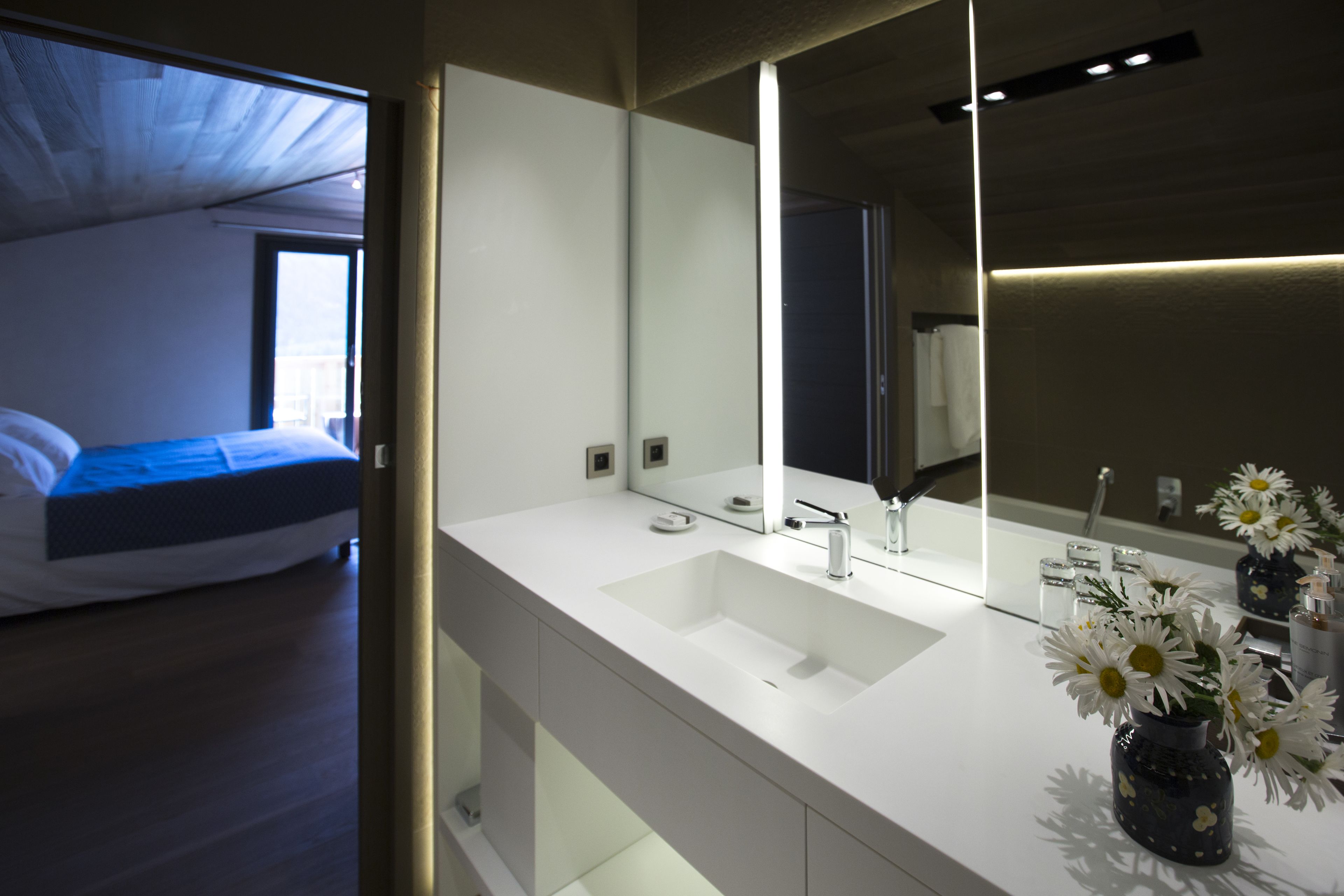 superior suite, mezzanine | bathroom sink