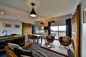 Interior - Domaine du Grand Bec - Le Loft, swimming pool, tennis court, beach, sea view (Villerville)