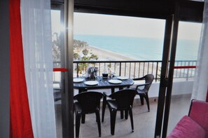 Dining - 1st LINE SEA VIEW APARTMENT (Torremolinos)