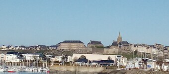 Bel appartement avec vue mer depuis le balcon