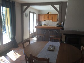 Dining - Charming cottage with private pool in Black Périgord  (Le Bugue)