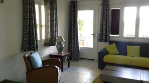 TV, ping pong, books, stereo