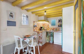 Dining - Air-conditioned rental, swimming pool, fenced garden, dogs accepted, parking (Lorgues)