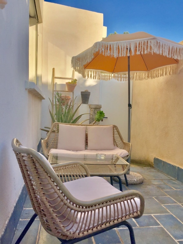 Terrace/patio - APARTMENT WITH TERRACE SEA ACCESS AT 50 M - PRESQU'ILE DE CASSIS (Cassis)