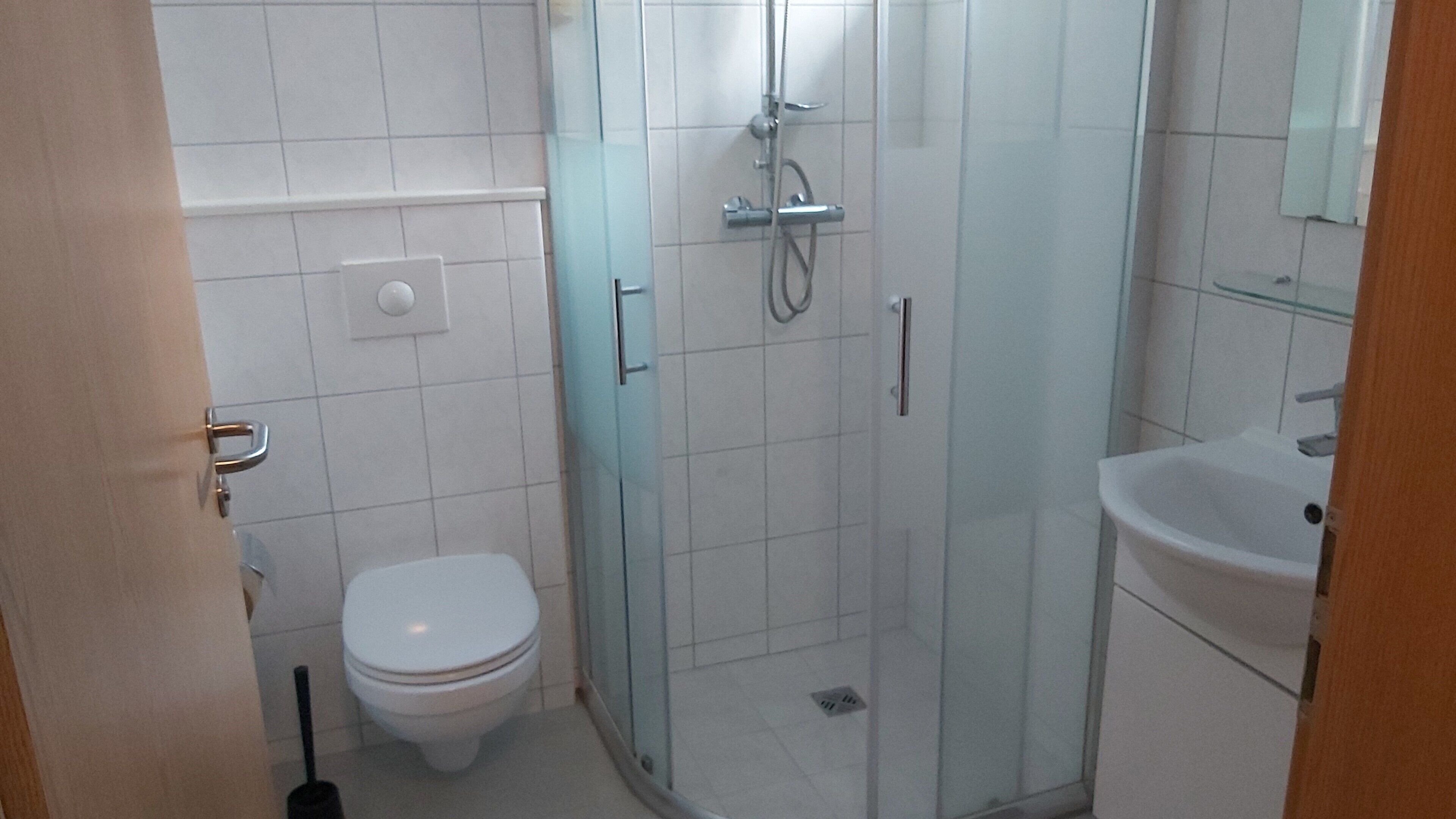 double or twin room, private bathroom | bathroom | shower, free toiletries, hair dryer, towels