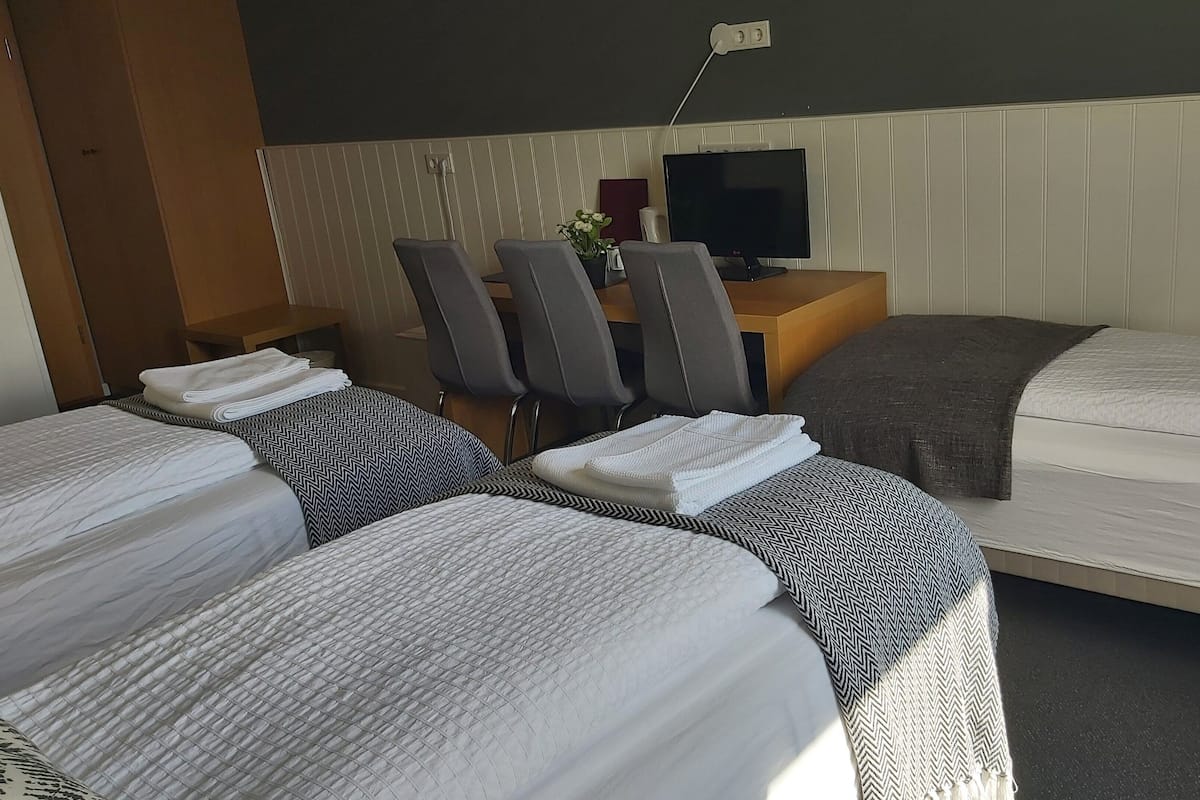 Chambre Triple Supérieure, salle de bains privée