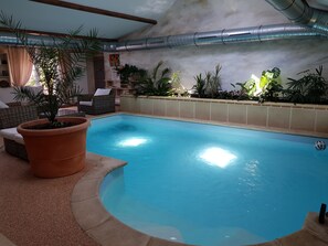 Inomhuspool och uppvärmd pool
