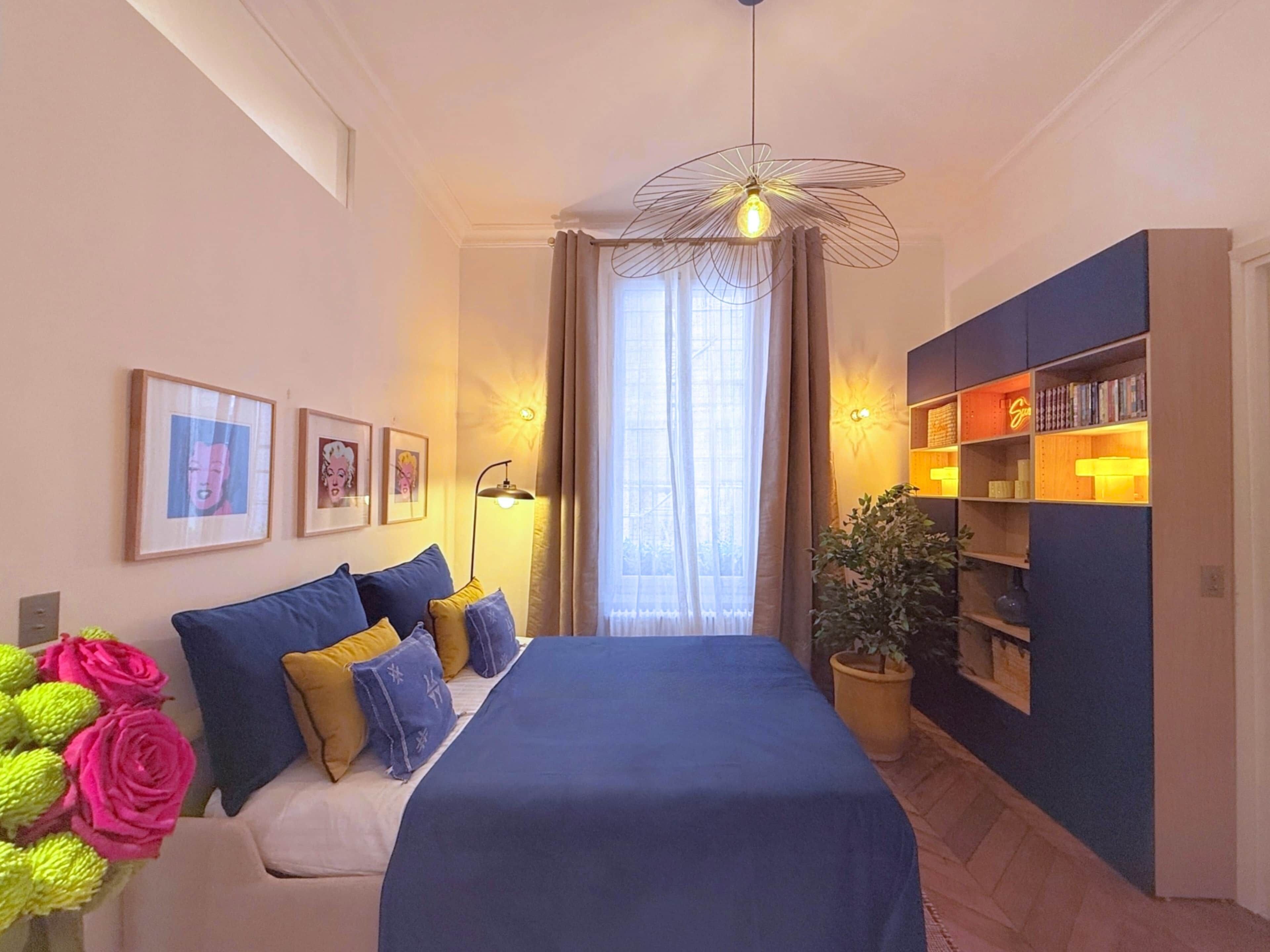 2 chambres, coffres-forts dans les chambres, fer et planche à repasser