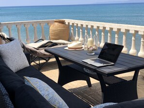 Property grounds - Villa Rena by the sea! (Arkoudi)