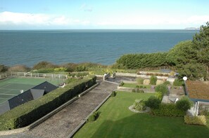 Sport court - Domaine du Grand Bec - Le Showroom sea view, swimming pool, tennis court, beach (Villerville)