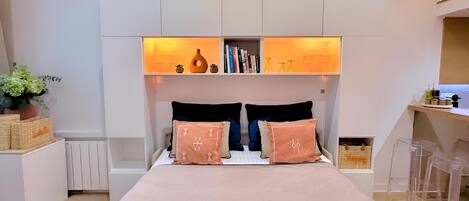 1 bedroom, in-room safe, iron/ironing board, free WiFi