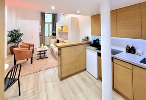 Unclassified image, 2 of 21, button - Paris Live, 1 Br / 1 Ba, 4 ppl, 40 m² (Paris)