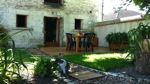Outdoor dining - Character house in the heart of the Loire Castles (Chailles)