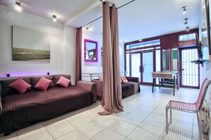 5 chambres, fer et planche à repasser, Wi-Fi gratuit, draps fournis