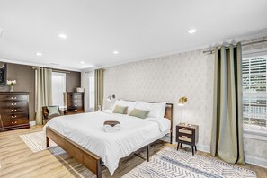 6 bedrooms, desk, iron/ironing board, travel crib - The Grand Ranch: Luxe 6-Bedroom Escape with Gazebo & Moonlit Movie Nights (Raleigh)